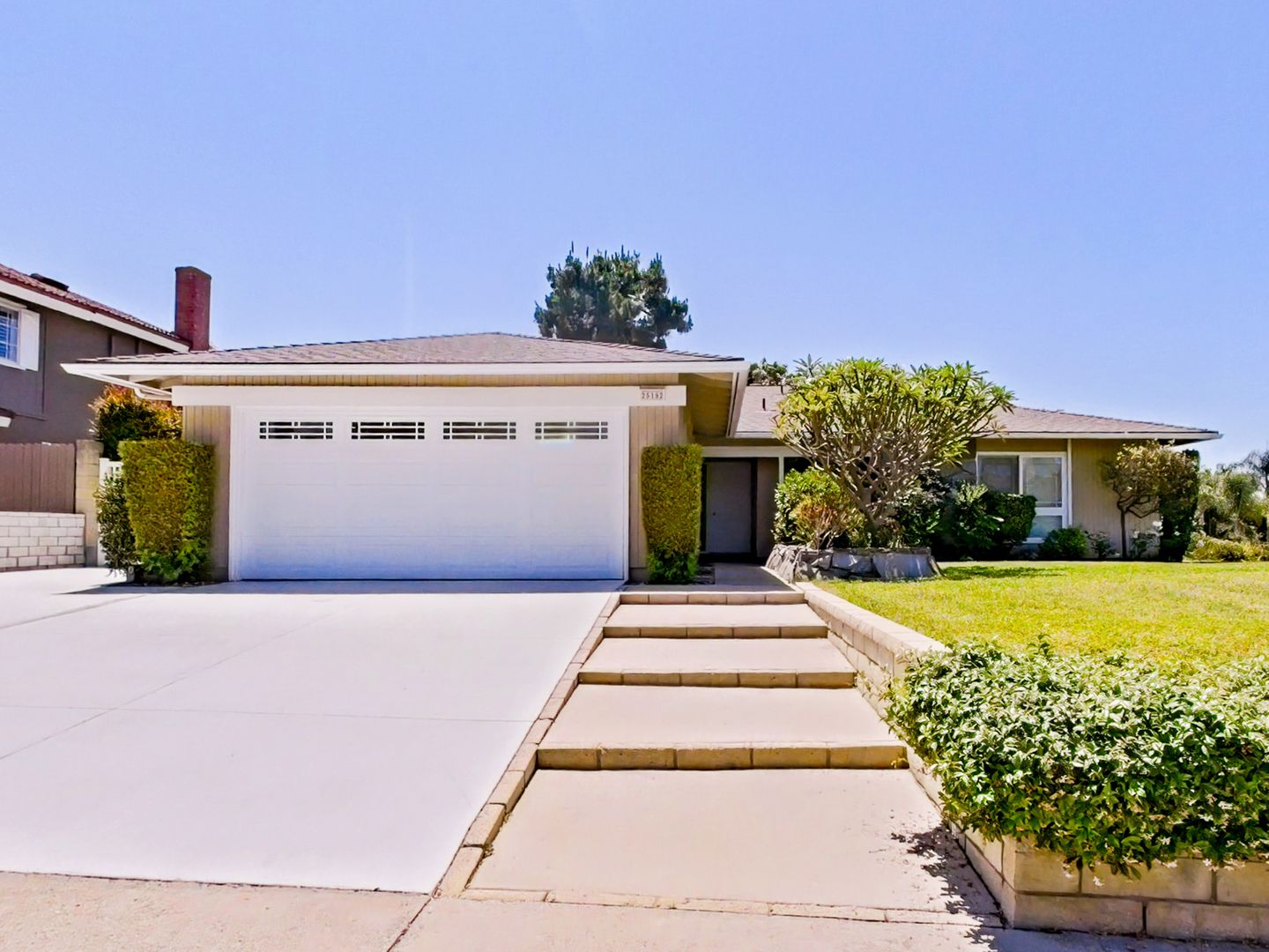 Laguna Hills House: 25152 Northrup Drive