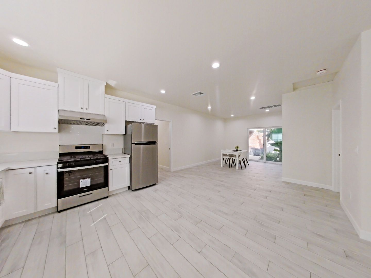 Anaheim House: 10572 Chamberlain Ave