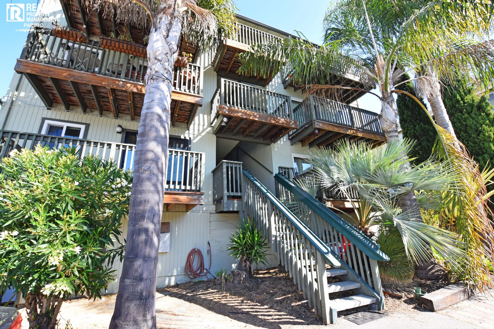 Oakland Apartment: 78 Linda Avenue