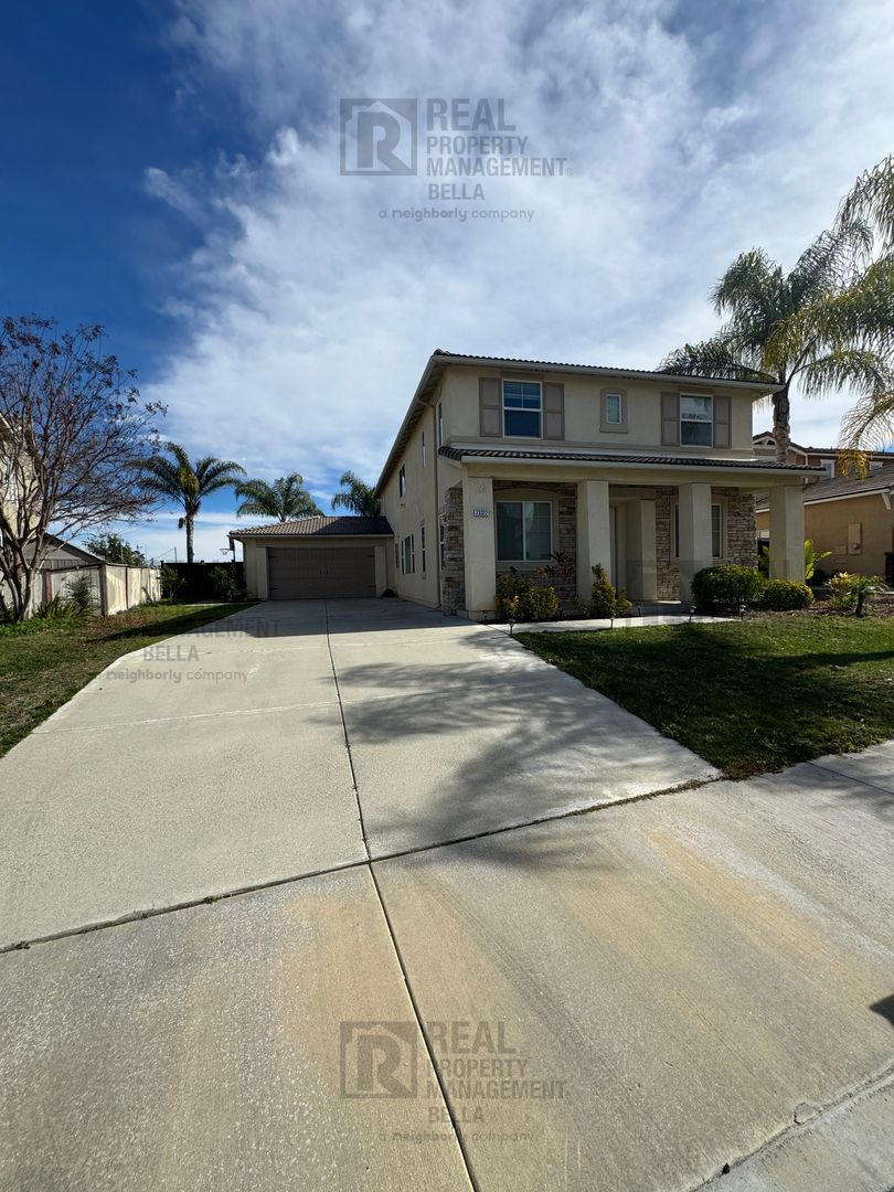 Murrieta House: 23322 Saratoga Springs Pl