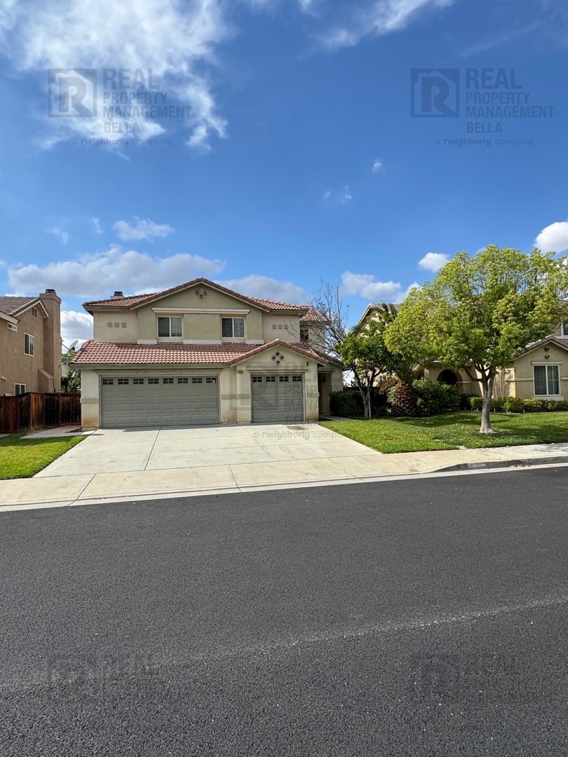 Moreno Valley House: 16285 Via Ultimo