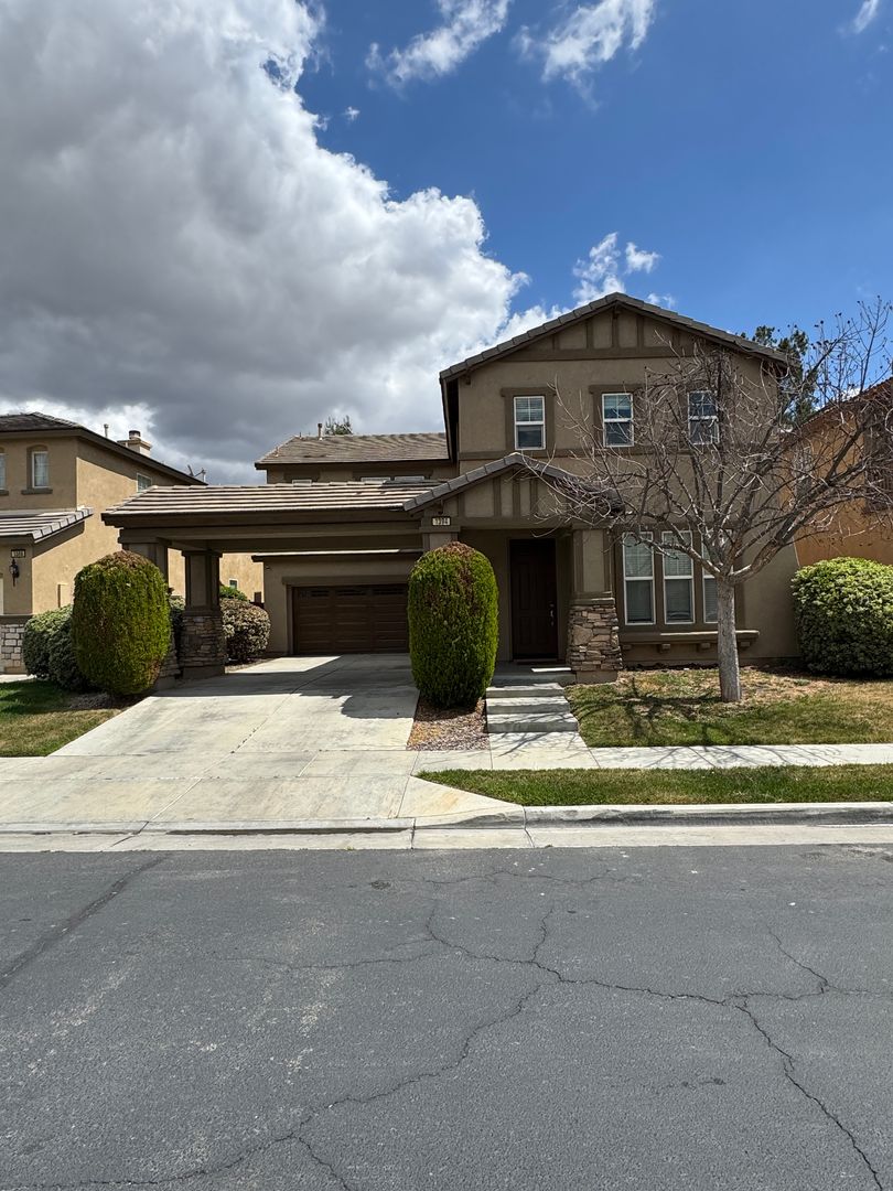 Hemet House: 1394 Veronica Trl