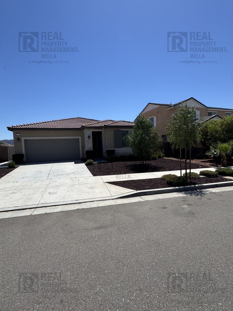 Hemet House: 3071 Homeward St