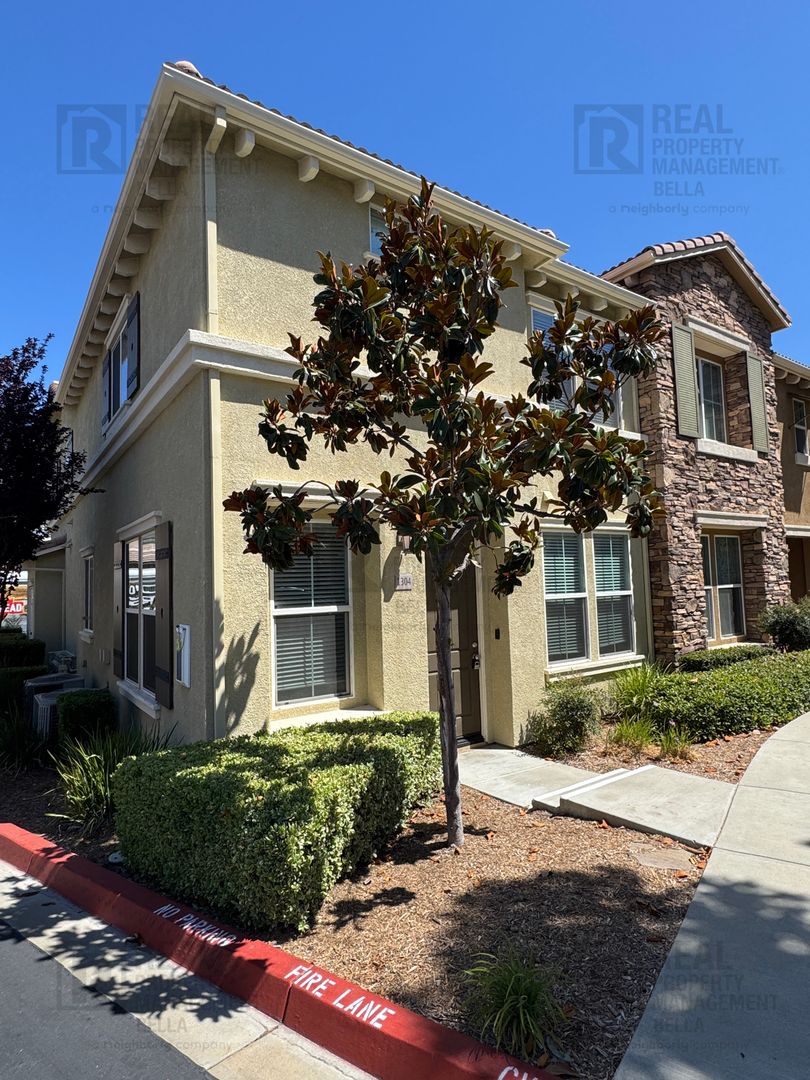 Lake Elsinore Condo: 30505 Canyon Hills Rd