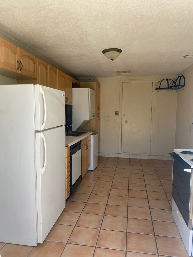 Yucca Valley House: 8258 Warren Vista #B