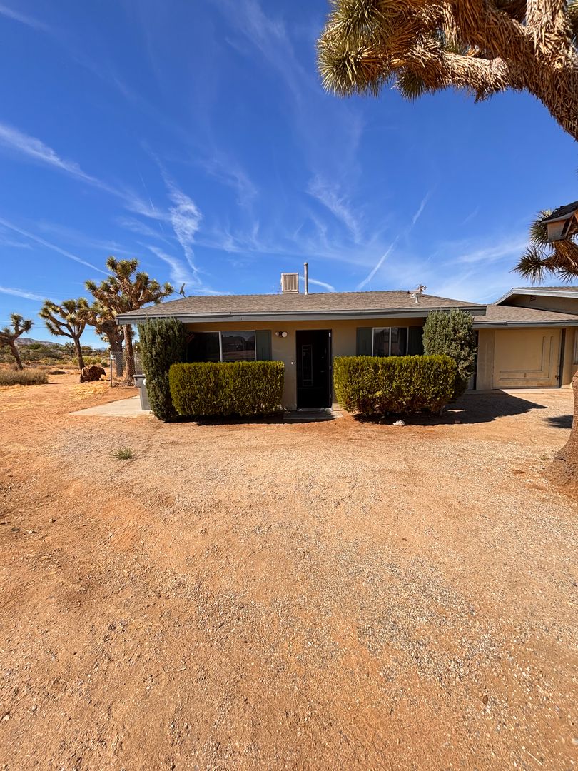 Yucca Valley House: 7126 Palo Alto Avenue