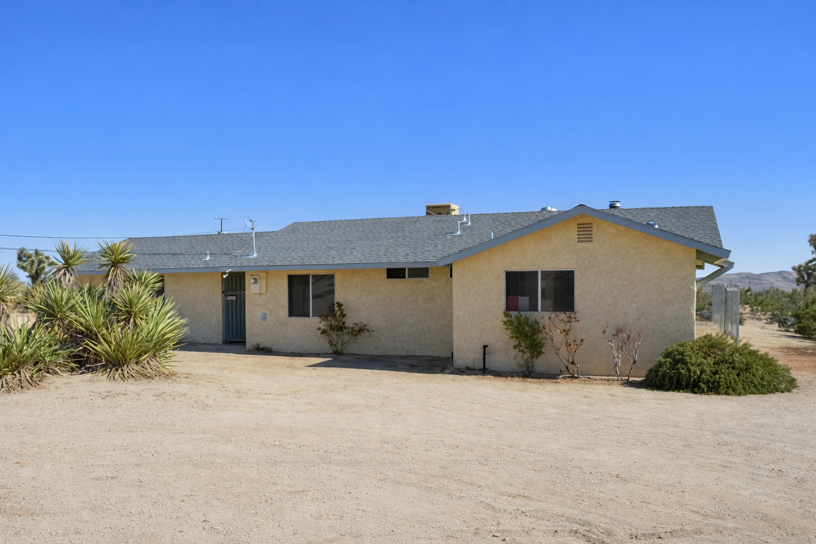 Yucca Valley House: 5423 Indio Avenue
