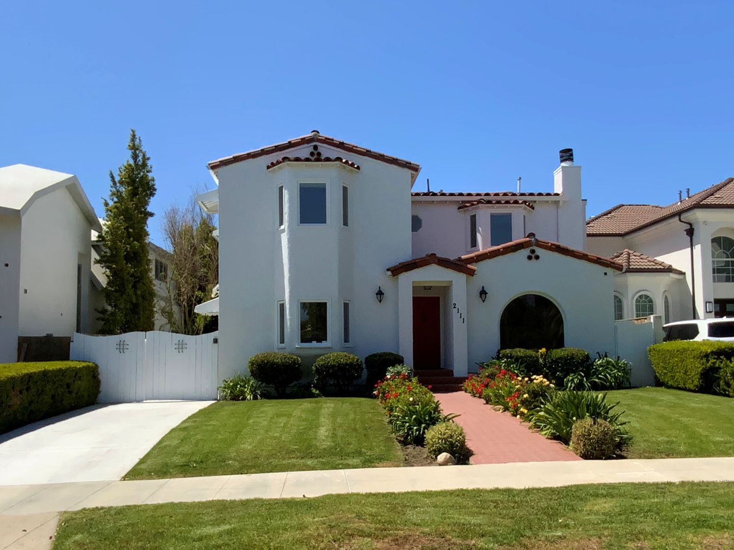 Los Angeles House: 2111 Parnell Ave