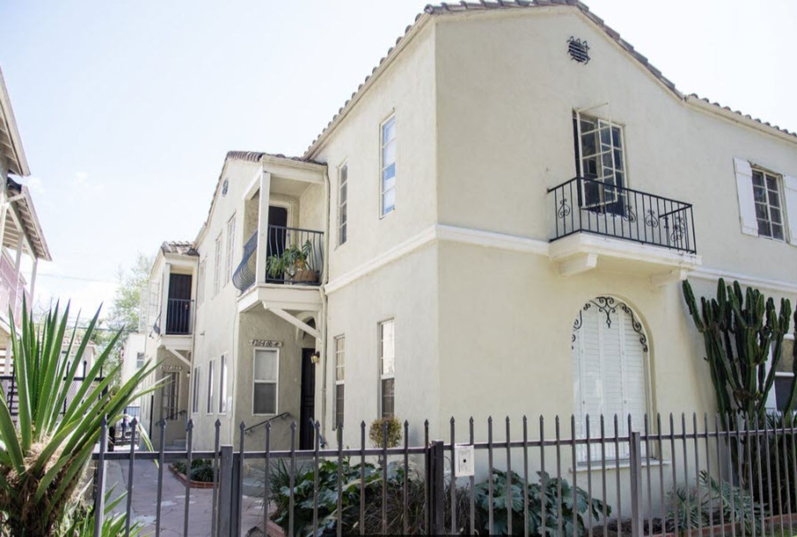 Los Angeles Apartment: 4264 Leimert Blvd