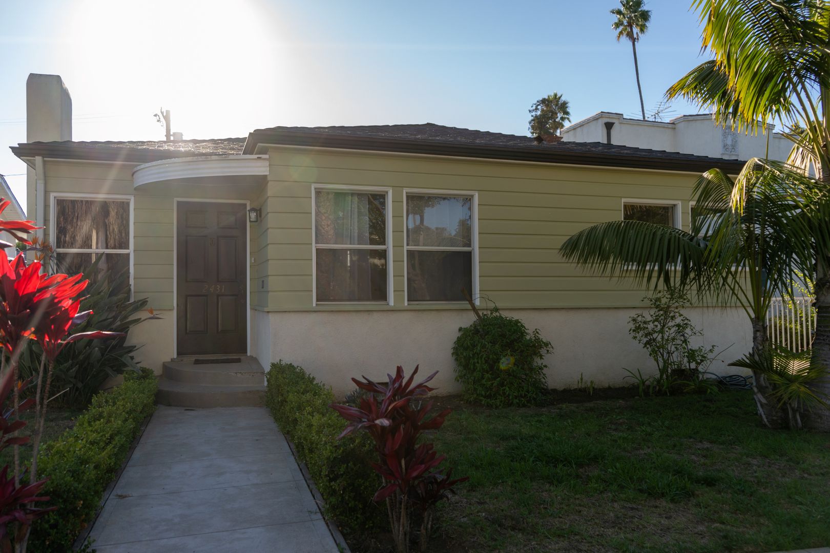 Los Angeles Apartment: 2431 Walgrove Ave