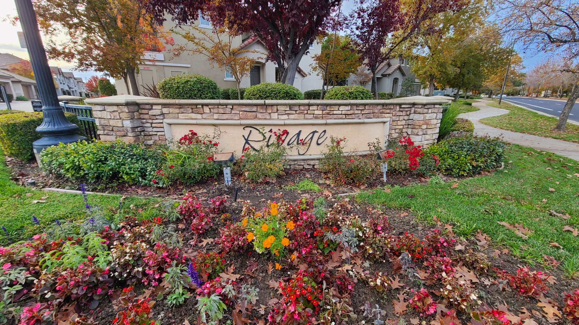 Folsom House: 104 Rodin Ln