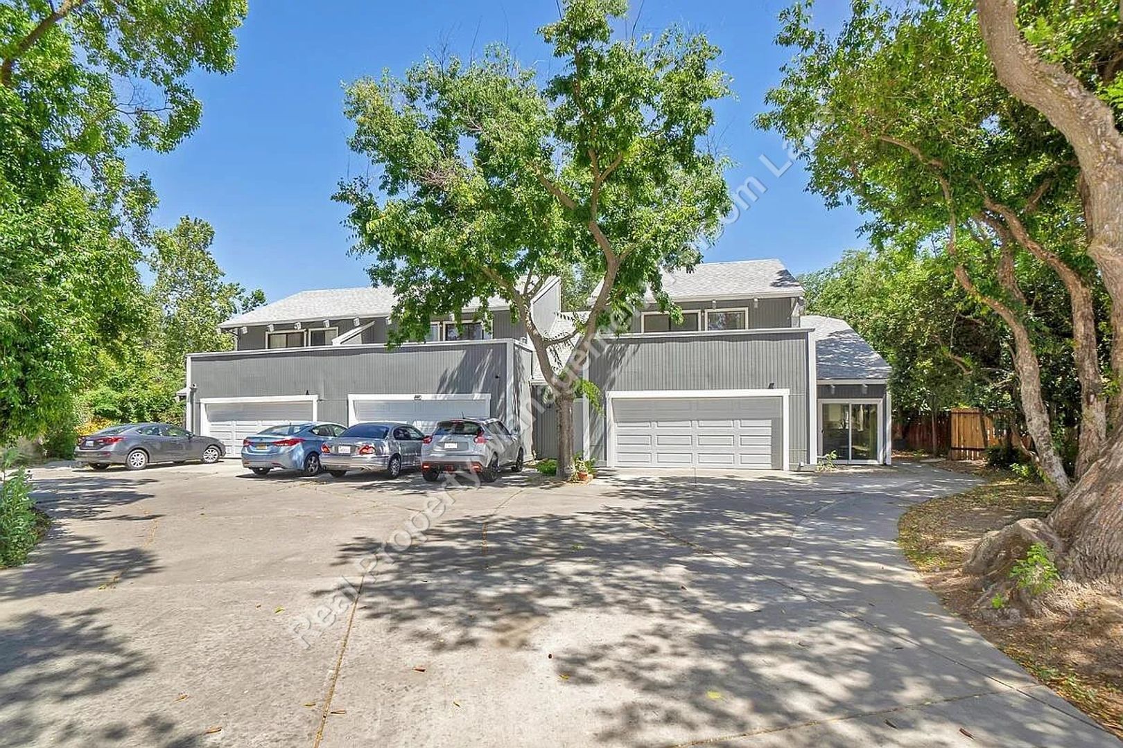 Davis Townhome: 5050 Glide Dr - Unit A
