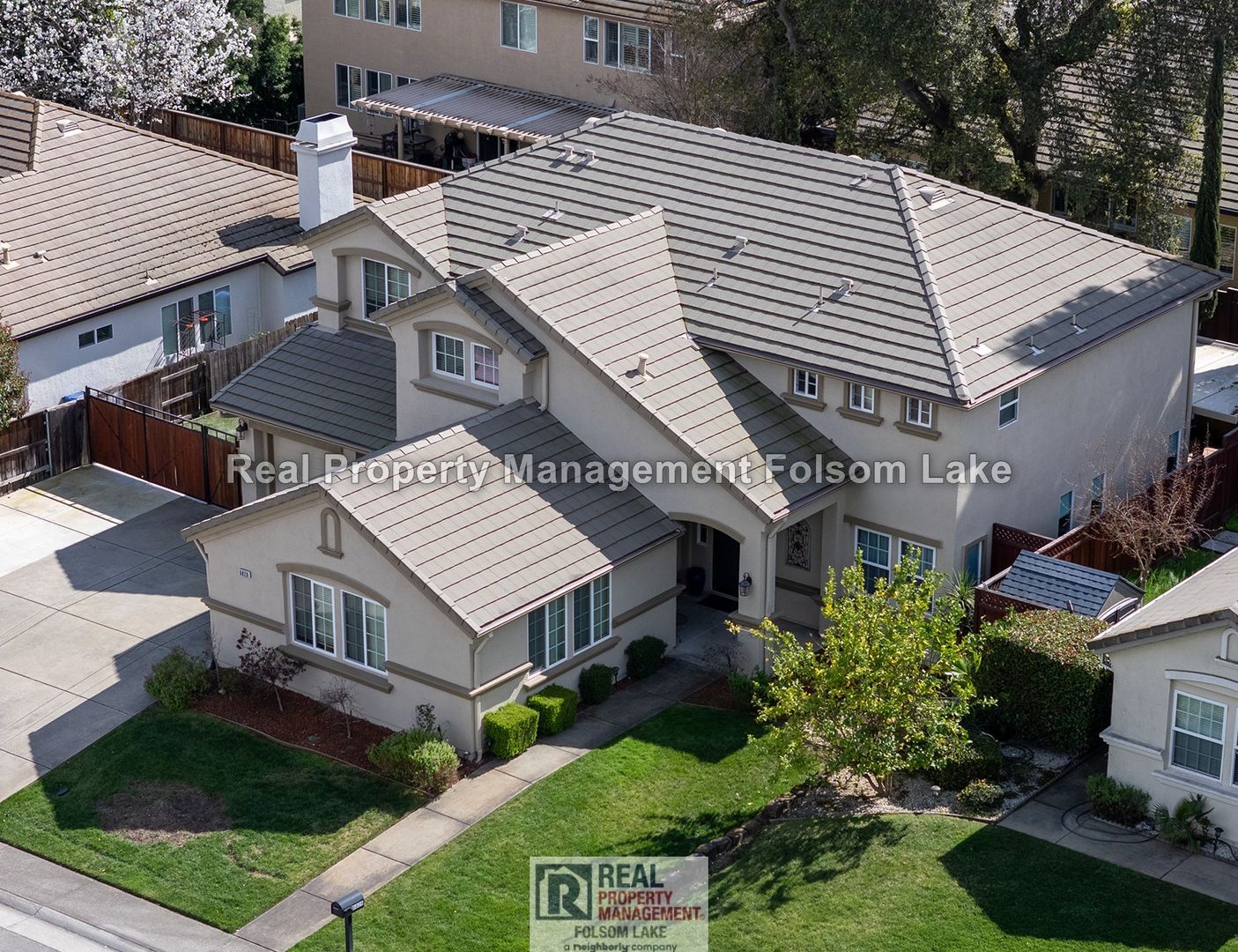 Carmicheal House: 6826 Lincoln Ave, Carmicheal, CA, 95608