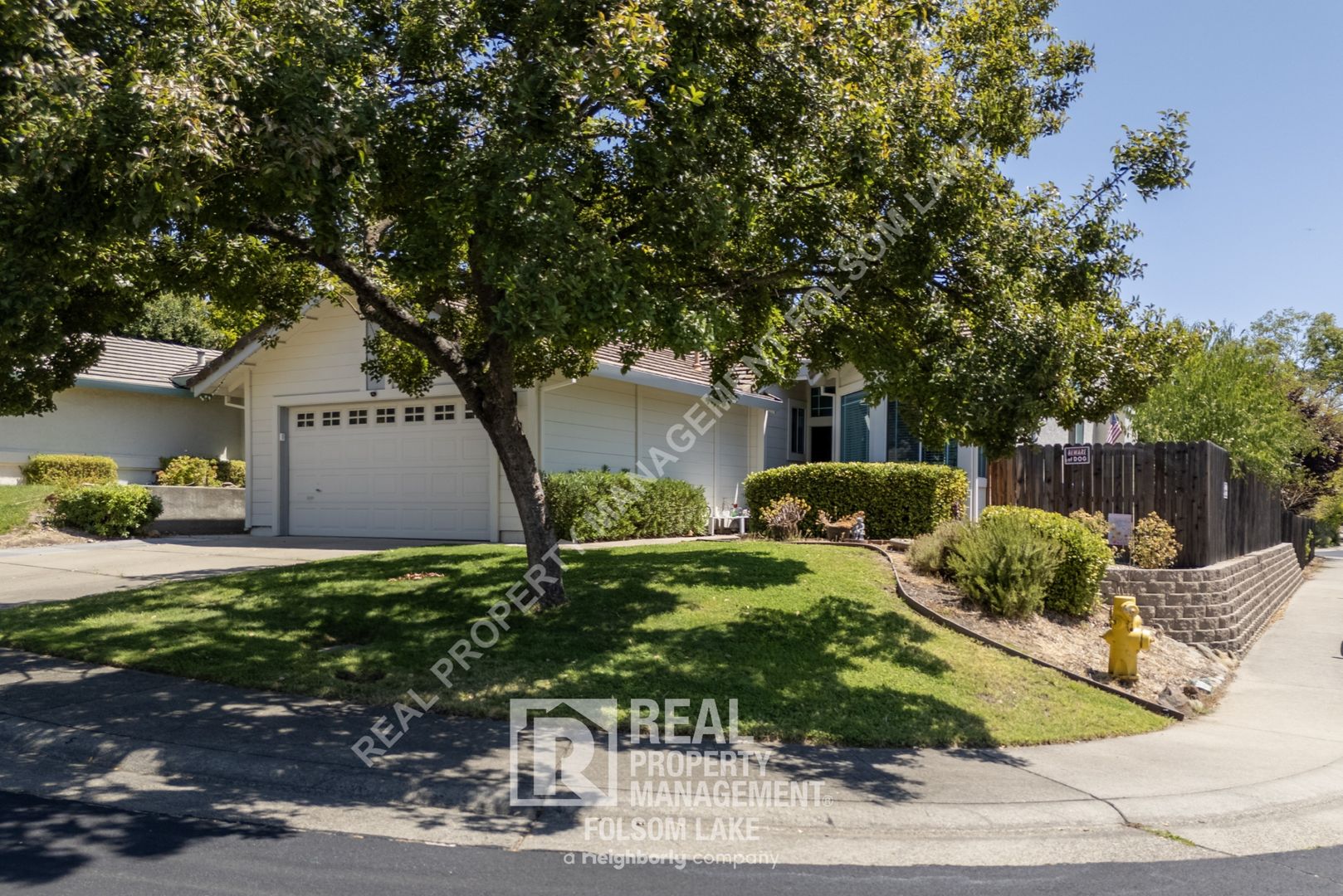 Folsom House: 118 Whiting Way