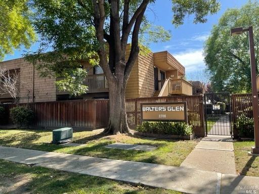 Charming Lower-Level 1 Bedroom, 1 Bath Condo for Rent – photo 1
