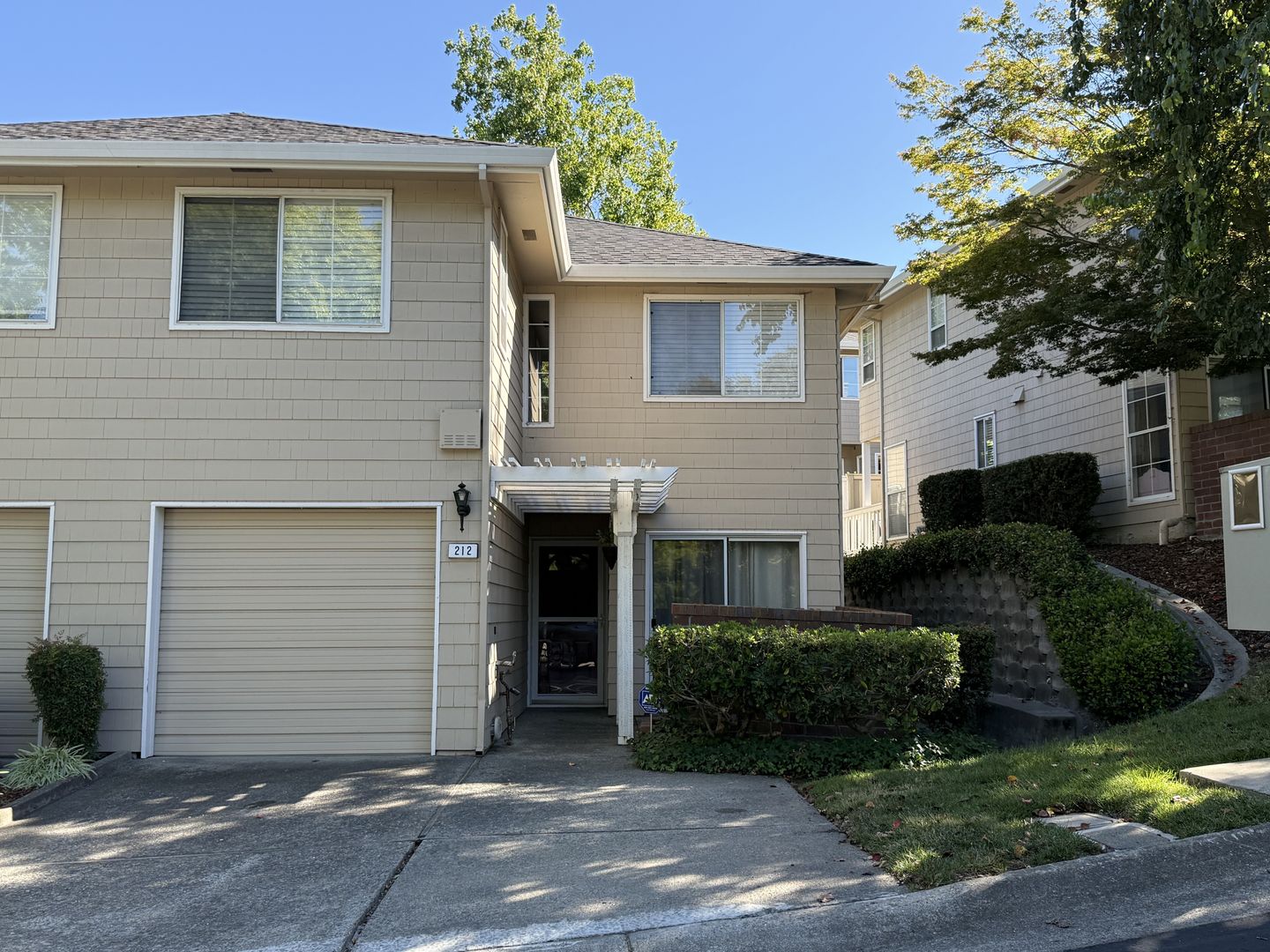 Martinez Condo: 212 Pebblecreek Ct