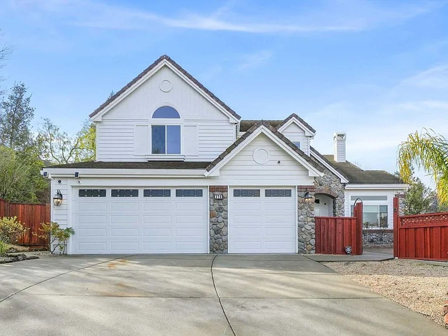 Clayton House: 376 Blue Oak Lane