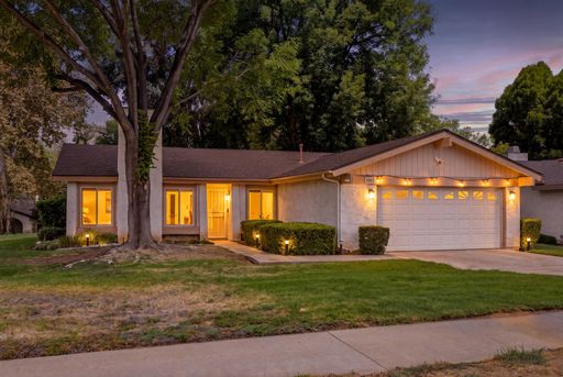 Beautiful Redlands Home with Modern Updates & Prime Location – photo 1