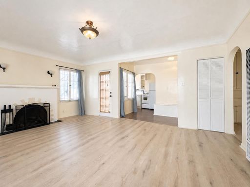 Charming 1920s Spanish-Style 2 Bedroom Near Melrose Place, West Hollywood & Cedars-Sinai – photo 1