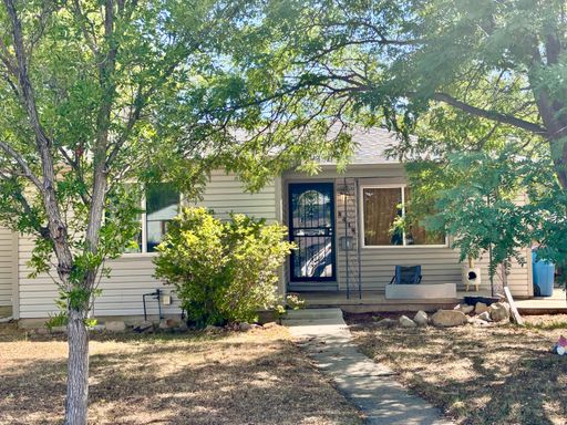 Charming Updated Ranch in the Heart of Edgewater | 3 Bed, 1 Bath | $3,100/mont