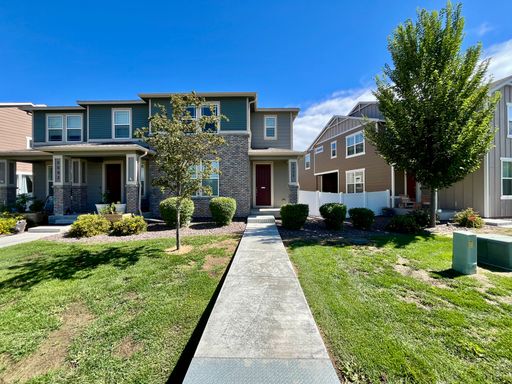 Bright & Comfortable 3 Bedroom Brighton Home – photo 1