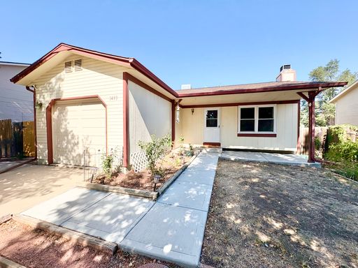 Charming 3BR Home with Fireplace, Fenced Yard & Attached Garage in Side Creek – photo 1