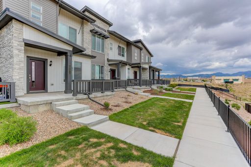 Stunning 2-Bedroom Townhome with Office Loft, Mountain Views & Solar – Prime Arvada Location! – photo 1