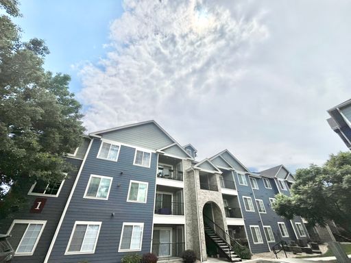 Spacious 3-Bed, 2-Bath Condo for rent with garage in Marston, Denver – photo 1