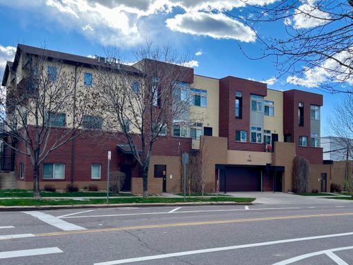 Beautiful Condo in Curtis Park! – photo 1