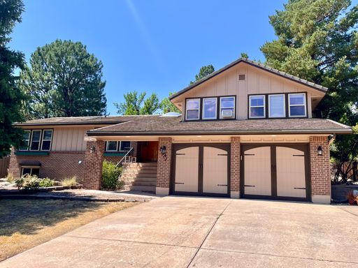 Spacious West-Side Home with 5 Bedrooms, Office & Large Backyard – photo 1