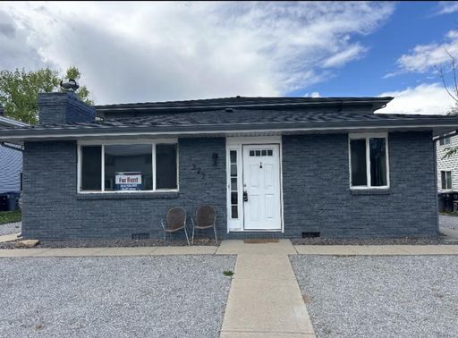 Comfortable 2-Bedroom Condo with Detached Garage & In-Unit Laundry in Longmont! – photo 1