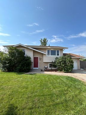 Charming 3-Bed, 2-Bath Home in Windsor, CO
