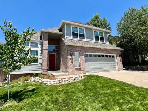 Spacious 4-Bedroom Aurora Home with Finished Basement & Community Amenities – photo 1