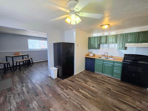 Freshly Updated 2 Bedroom Near Peterson & Schriever SFB – photo 1