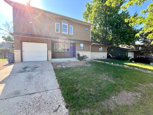 Spacious 4-Bedroom Home with Mountain Views and Great Outdoor Space – Colorado Springs – photo 1