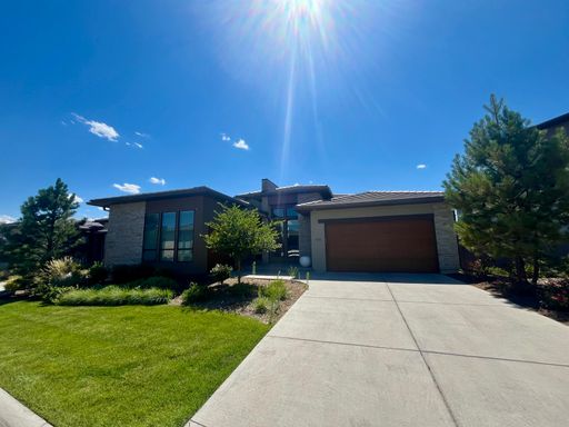 Luxury Living at Its Finest in Castle Pines – photo 1