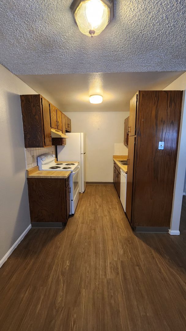 Cheyenne Apartment: 4517 Parkview Drive