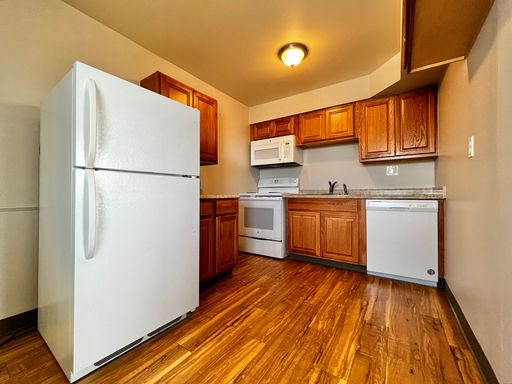 2 Bedroom 1 Bathroom Apartment – photo 1