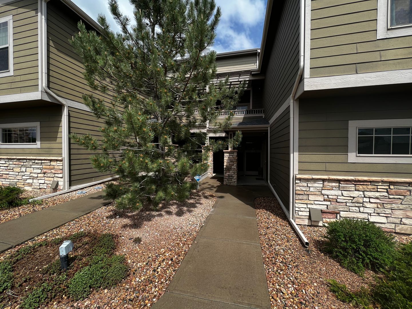 Wellington Condo: 4101 Crittenton Lane Unit 103