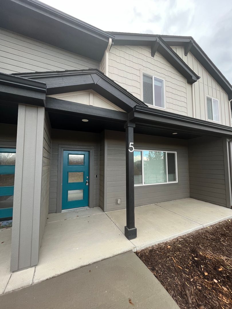 Fort Collins Townhome: 2720 Barnstormer Street Unit 5
