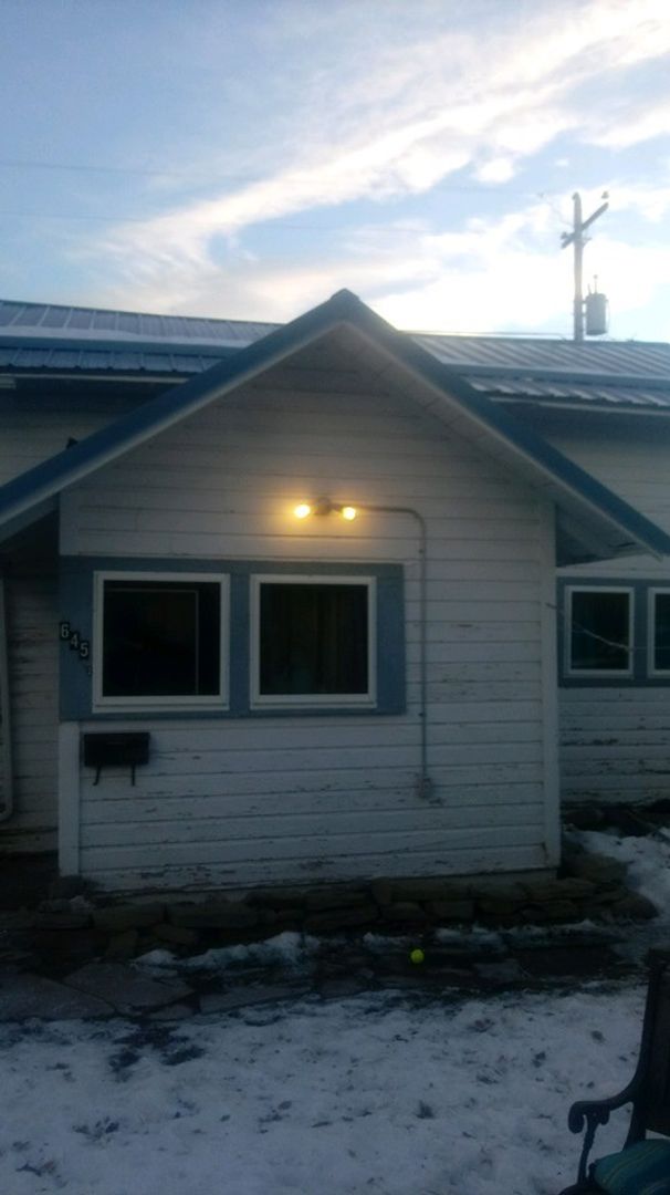 Thermopolis House: 645 1/2 Clark Street