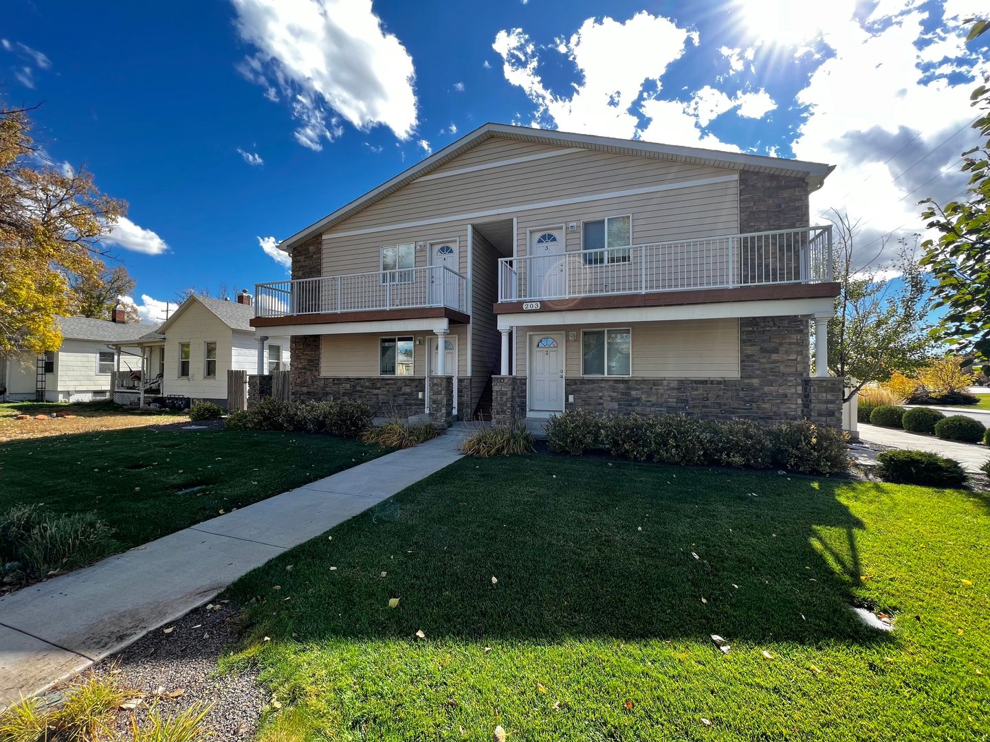 Cheyenne Apartment: 203 East 6th St.