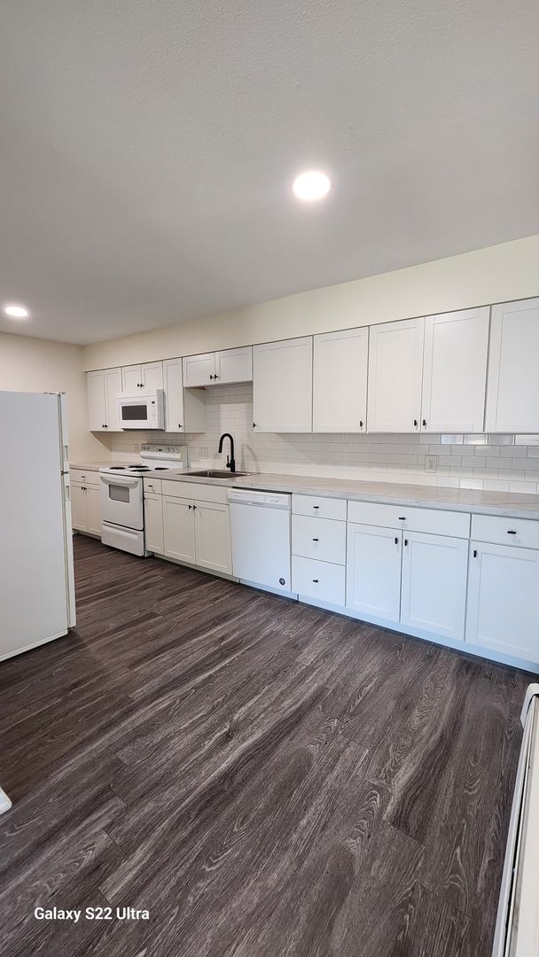 Cheyenne Apartment: 2500 Windwood Drive