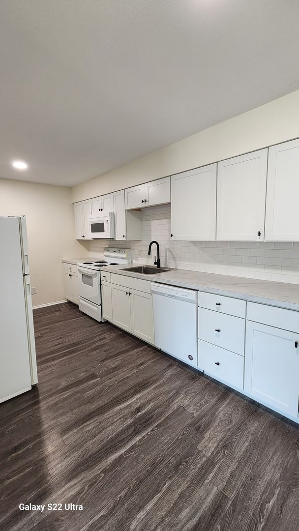 Cheyenne Apartment: 2500 Windwood Drive