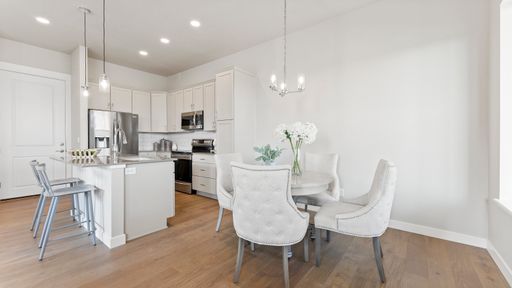 Luxury Townhome close to Old Town! – photo 1