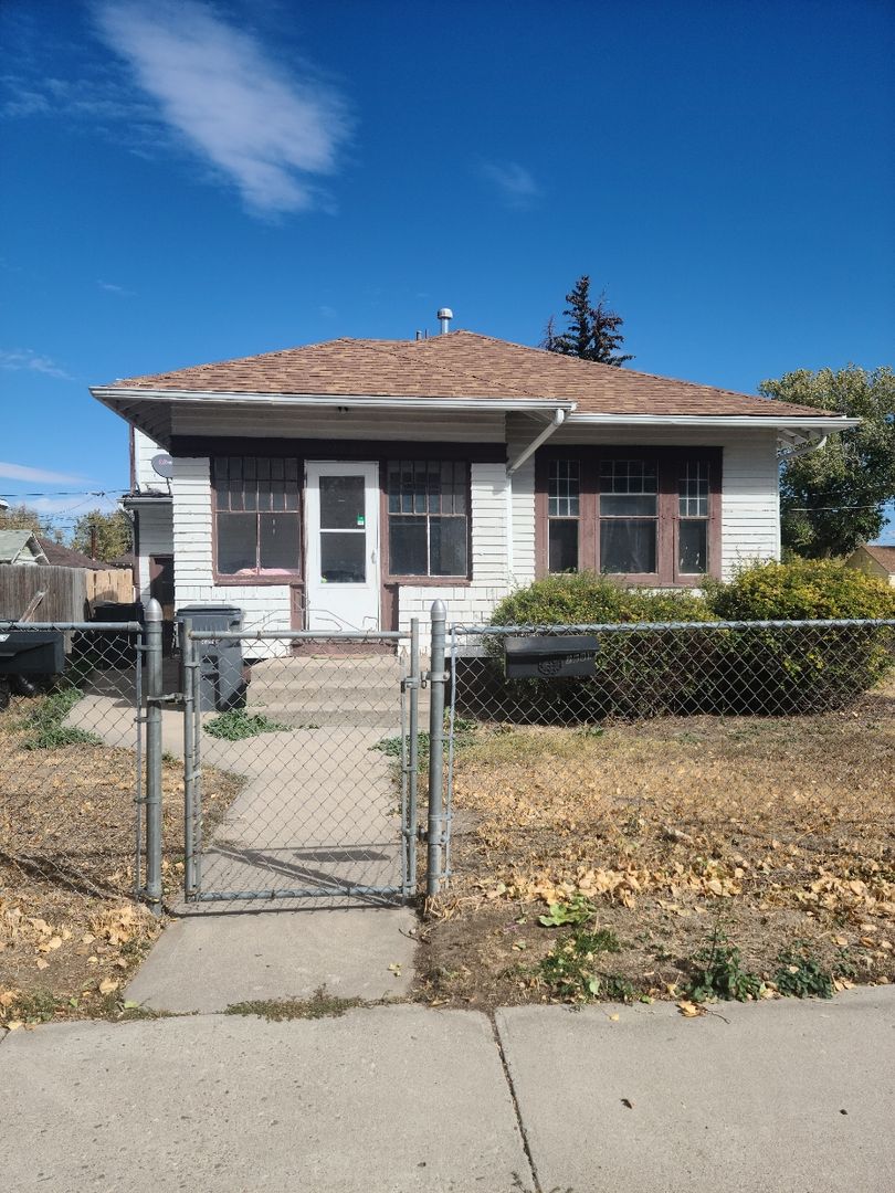 Cheyenne Apartment: 2803 Dillon Ave