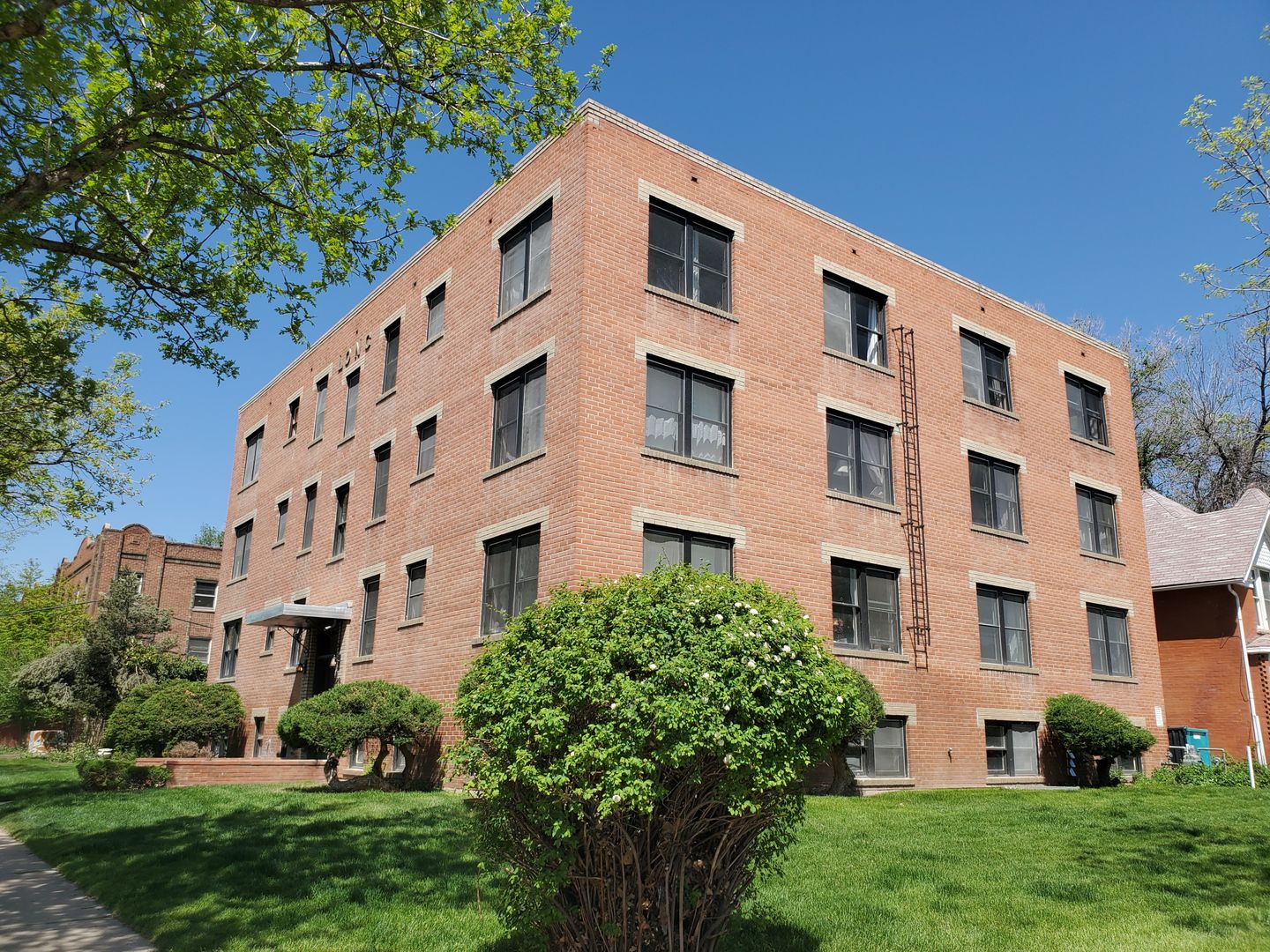 Fort Collins Apartment: 220 E. Laurel St.