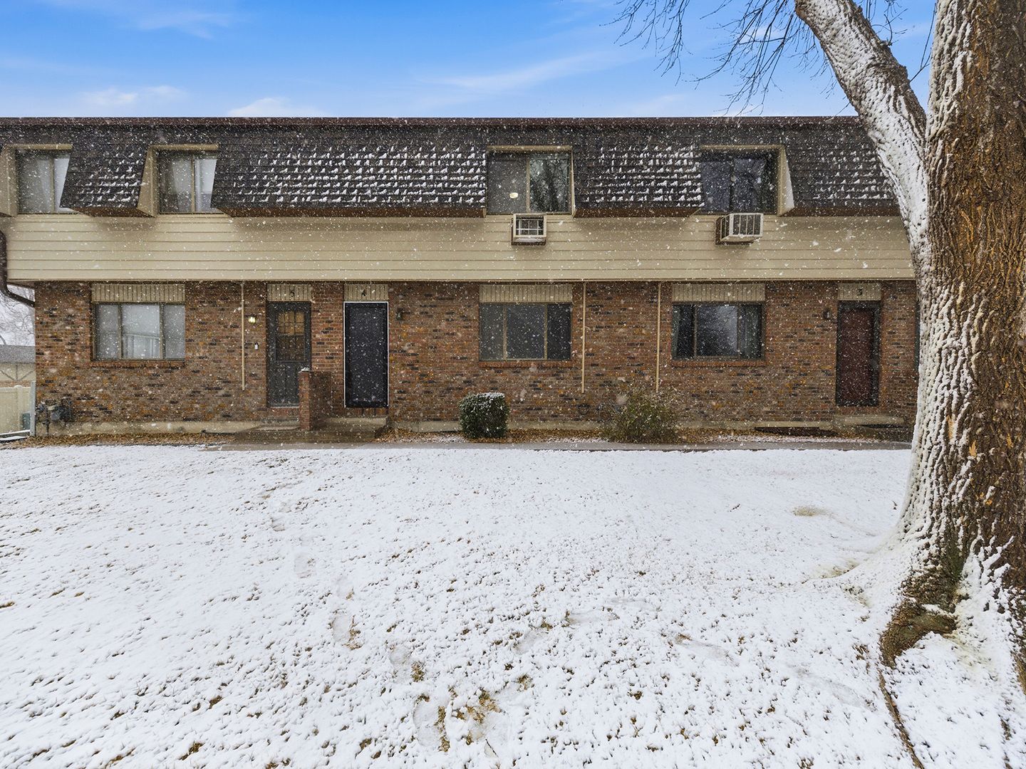 Greeley House: 2707 W 19th St Dr Unit 4