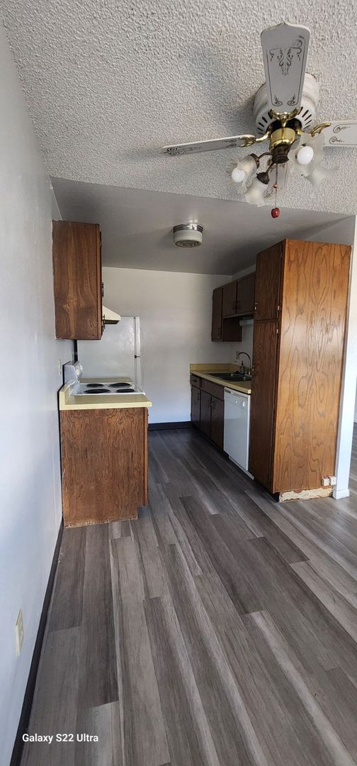 Cheyenne Apartment: 4427 Parkview Drive