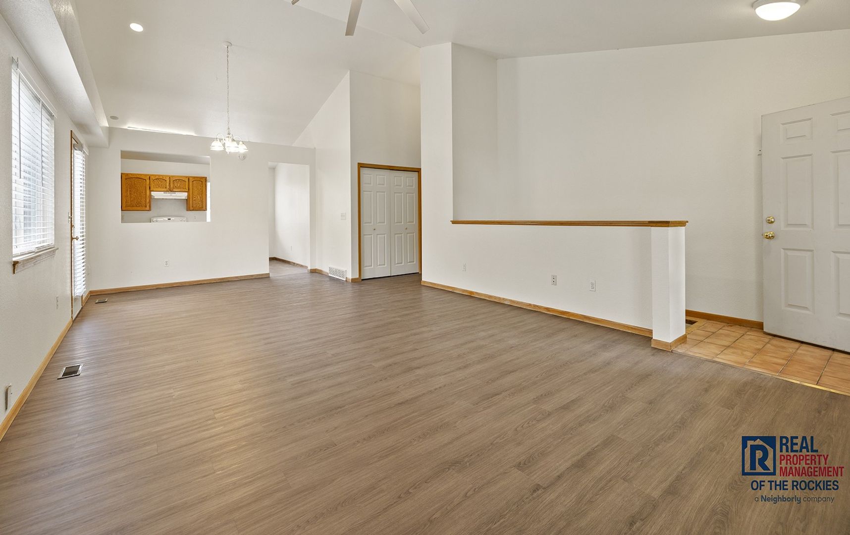 Loveland House: 437 Radiant Drive